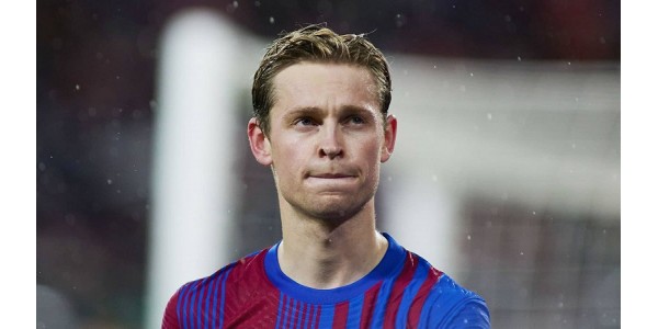 Barcelona trvá na odchodu Frenkieho de Jonga